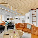 Lovely Home In Ringkobing With Sauna Hébergement de vacances Ringkøbing