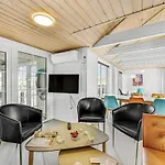 Hébergement de vacances Lovely Home In Ringkobing With Sauna