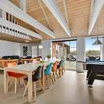 Lovely Home In Ringkobing With Sauna Hébergement de vacances