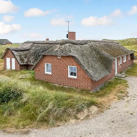 Hébergement de vacances Lovely Home In Ringkobing With Sauna *