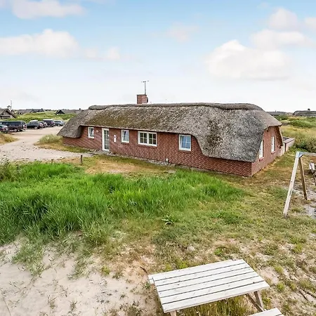 Lovely Home In Ringkobing With Sauna Hébergement de vacances